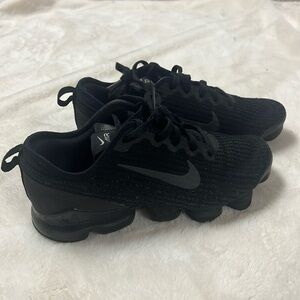 Kids 7y or Women’s 8.5 Nike Vapormax
